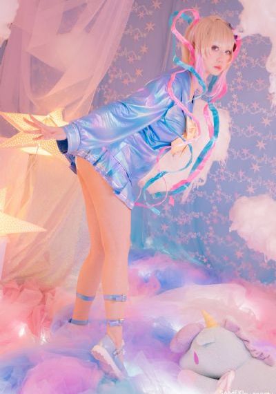 三级做爰蜜桃成熟时电影卿本佳人_4K在线播放