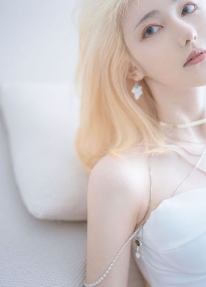 《年轻的女仆》在线观看_在线观看视频