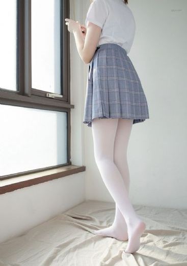 调教放荡丝袜美腿老师的导演是谁_BD英语迅雷电影在线
